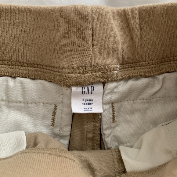 GAP bundle - Size 2 YR - 4 Shirts + 3 Shorts - Picture 14 of 15